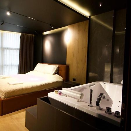 King'S Apartment Korce Luaran gambar