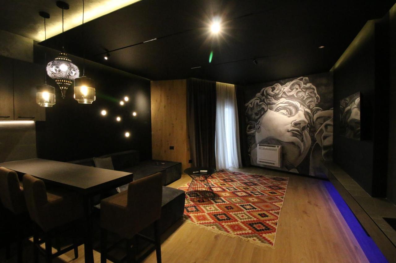 King'S Apartment Korce Luaran gambar